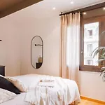 Babinga - 3 Bedroom And Balcony In Eixample Esquerra