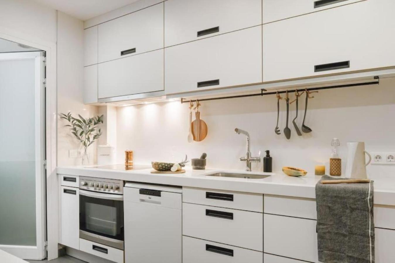 Babinga - 3 Bedroom And Balcony In Eixample Esquerra Apartment *