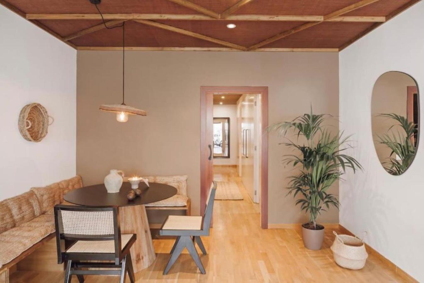 Babinga - 3 Bedroom And Balcony In Eixample Esquerra Apartment
